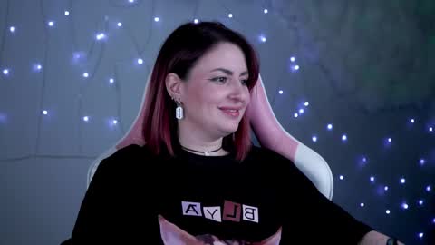 just call me Lana  and her security online show from 02/13/25, 02:31