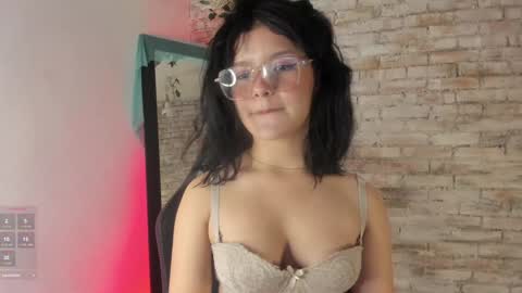 Snapshot of lana_beket_ chatting on 12/15/24, 01:11 Lana online show from 12/15/24, 01:11