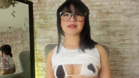 Snapshot of lana_beket_ chatting on 01/08/25, 11:32 Lana online show from 01/08/25, 11:32
