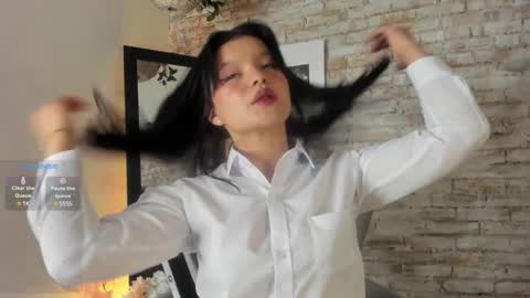 Snapshot of lana_beket_ chatting on 02/02/25, 11:51 Lana online show from 02/02/25, 11:51
