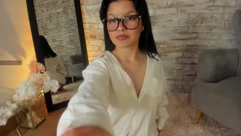 Snapshot of lana_beket_ chatting on 02/05/25, 11:55 Lana online show from 02/05/25, 11:55
