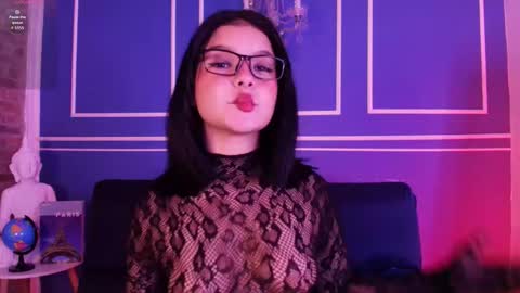 Snapshot of lana_beket_ chatting on 10/22/25, 11:21 Lana online show from 10/22/25, 11:21