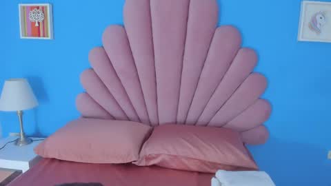 Lana online show from 04/08/26, 12:38