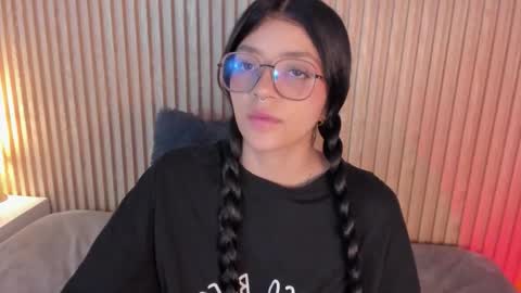 ... .          . ... online show from 11/10/25, 01:32