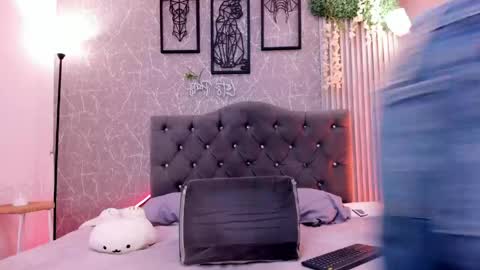 lana_gill online show from 04/17/26, 06:33