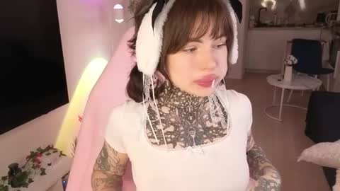 Eva online show from 04/01/26, 03:18