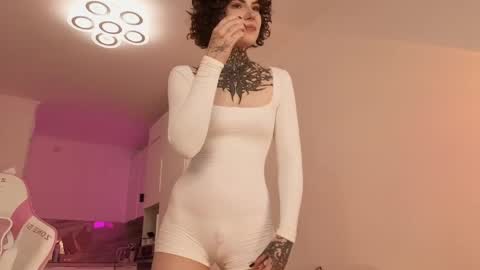 Snapshot of lana_mays chatting on 05/25/26, 03:12 Eva online show from 05/25/26, 03:12