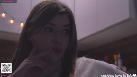 Snapshot of lana_rosy chatting on 01/12/25, 07:32 Alana online show from 01/12/25, 07:32