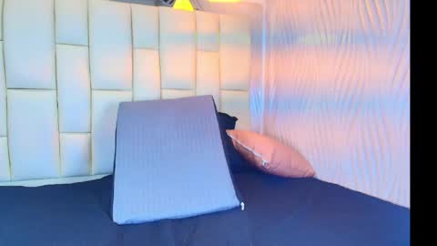 Vanessa  online show from 04/17/26, 12:08