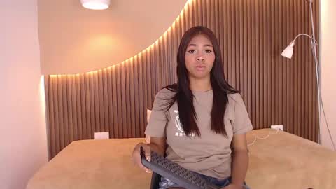 Snapshot of lana_starlet chatting on 02/19/25, 08:52 katiuska online show from 02/19/25, 08:52