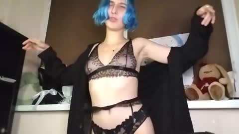 lana_tews online show from 10/01/25, 07:20