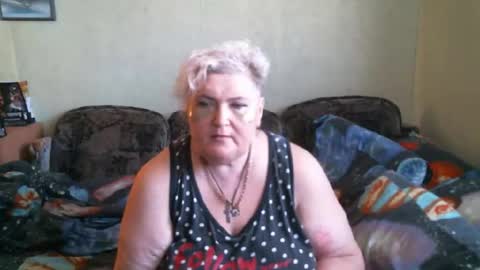 lanacat555 online show from 09/23/25, 12:41