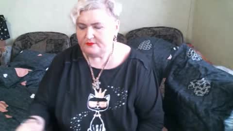 lanacat555 online show from 10/25/25, 12:23