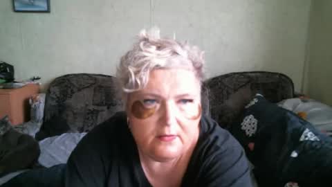 lanacat555 online show from 12/02/25, 08:19