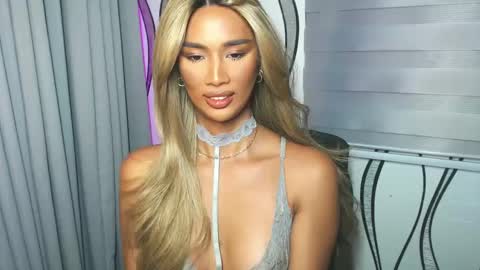 Snapshot of lanadel_hilton chatting on 02/26/25, 07:49 Lana online show from 02/26/25, 07:49