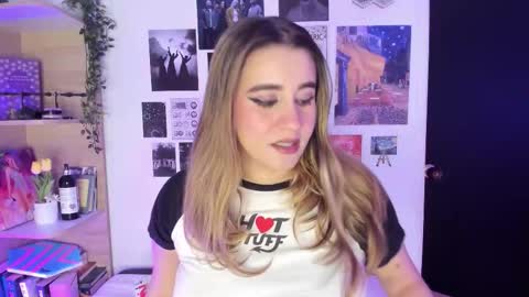 Snapshot of lanaherondale_ chatting on 10/06/25, 09:12 lanaherondale_ online show from 10/06/25, 09:12