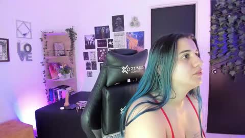 lanaherondale_ online show from 11/22/25, 09:08