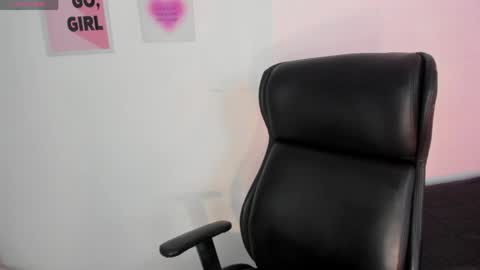 LanaJones online show from 04/08/26, 01:00