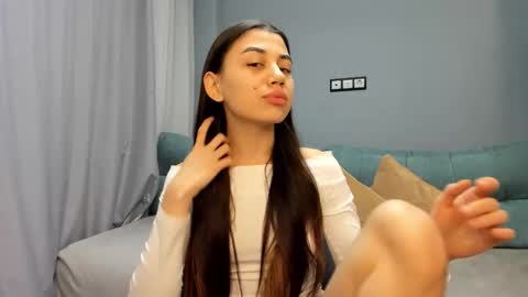 Snapshot of lanalandd chatting on 10/30/25, 05:35 Lana online show from 10/30/25, 05:35