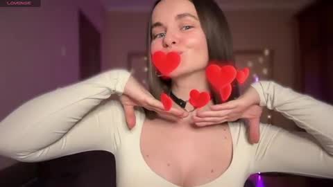 Snapshot of lanaloulou chatting on 07/23/26, 09:02 Lana online show from 07/23/26, 09:02