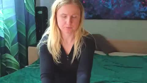 Snapshot of lanavismith chatting on 05/22/26, 06:42 LanaviSmith online show from 05/22/26, 06:42