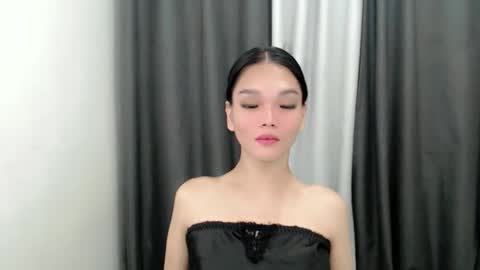 lanawyatt_ online show from 10/06/25, 05:54