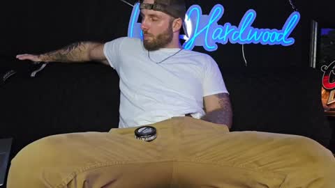 Snapshot of lancehardwood222 chatting on 12/19/24, 01:28 LANCE online show from 12/19/24, 01:28