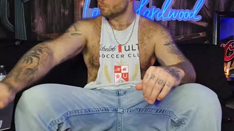 Snapshot of lancehardwood222 chatting on 01/04/25, 02:25 LANCE online show from 01/04/25, 02:25