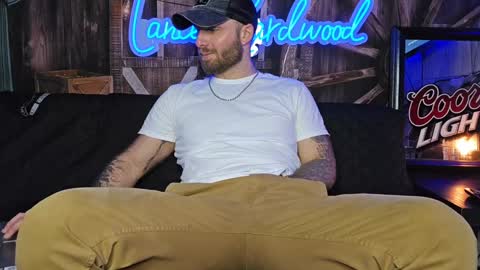 Snapshot of lancehardwood222 chatting on 02/08/25, 01:54 LANCE online show from 02/08/25, 01:54