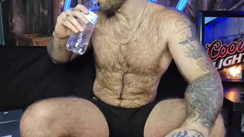 Snapshot of lancehardwood222 chatting on 02/11/25, 01:20 LANCE online show from 02/11/25, 01:20