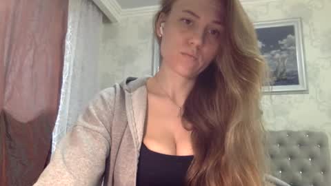 langoria online show from 12/15/25, 12:31