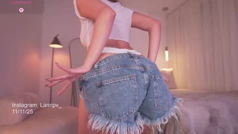 Lan online show from 11/11/25, 11:16