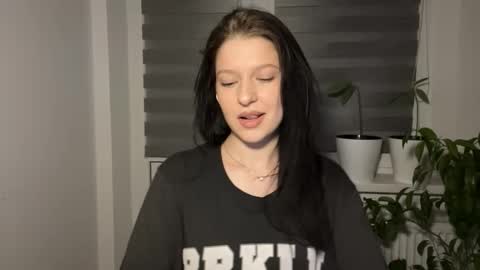 Sarah online show from 03/03/26, 06:14