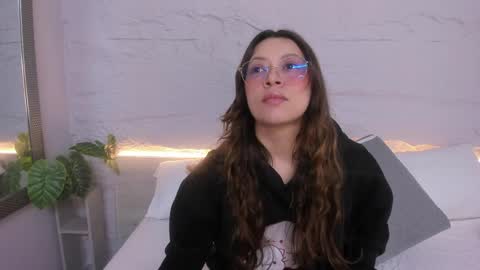 Lanna online show from 04/07/26, 11:43