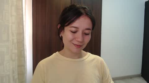 Snapshot of lanna_mills chatting on 12/13/24, 01:33 Lanna online show from 12/13/24, 01:33