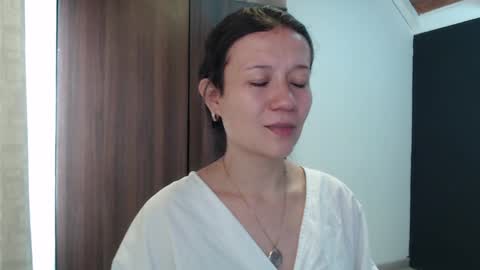 Snapshot of lanna_mills chatting on 12/18/24, 01:45 Lanna online show from 12/18/24, 01:45