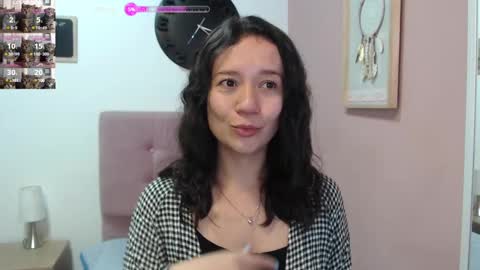 Snapshot of lanna_mills chatting on 01/09/25, 01:45 Lanna online show from 01/09/25, 01:45