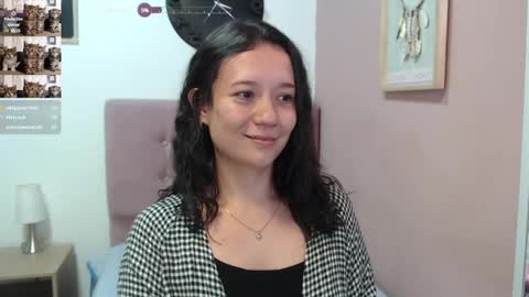Snapshot of lanna_mills chatting on 01/09/25, 04:49 Lanna online show from 01/09/25, 04:49