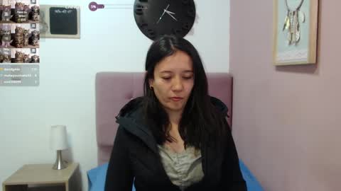 Snapshot of lanna_mills chatting on 01/27/25, 04:33 Lanna online show from 01/27/25, 04:33