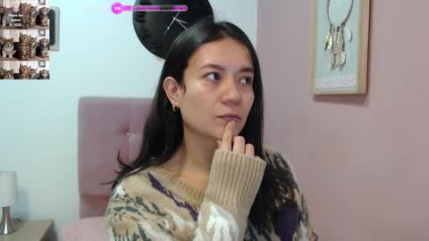 Snapshot of lanna_mills chatting on 01/29/25, 01:07 Lanna online show from 01/29/25, 01:07