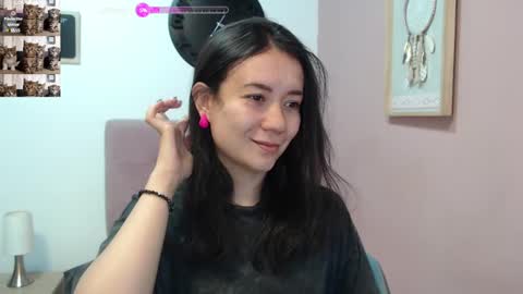 Snapshot of lanna_mills chatting on 02/11/25, 01:30 Lanna online show from 02/11/25, 01:30