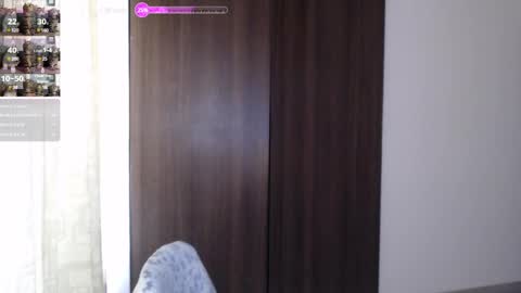 Snapshot of lanna_mills chatting on 02/20/25, 04:36 Lanna online show from 02/20/25, 04:36