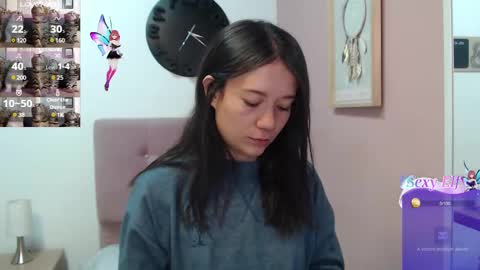 Snapshot of lanna_mills chatting on 02/28/25, 01:14 Lanna online show from 02/28/25, 01:14