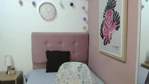 Lanna online show from 11/19/25, 01:00