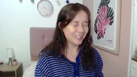 Lanna online show from 12/02/25, 01:17