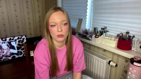 Hello My name is Lola online show from 03/30/26, 11:33