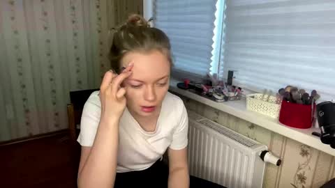 Hello My name is Lola online show from 03/31/26, 11:32