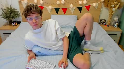 Fandi online show from 01/28/25, 02:43