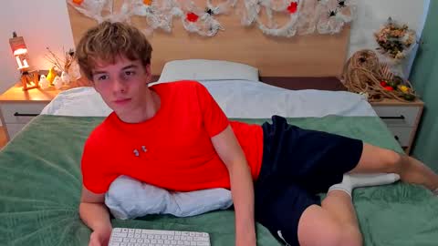 Fandi online show from 10/14/25, 06:36