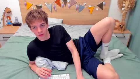 Fandi online show from 02/27/26, 06:13